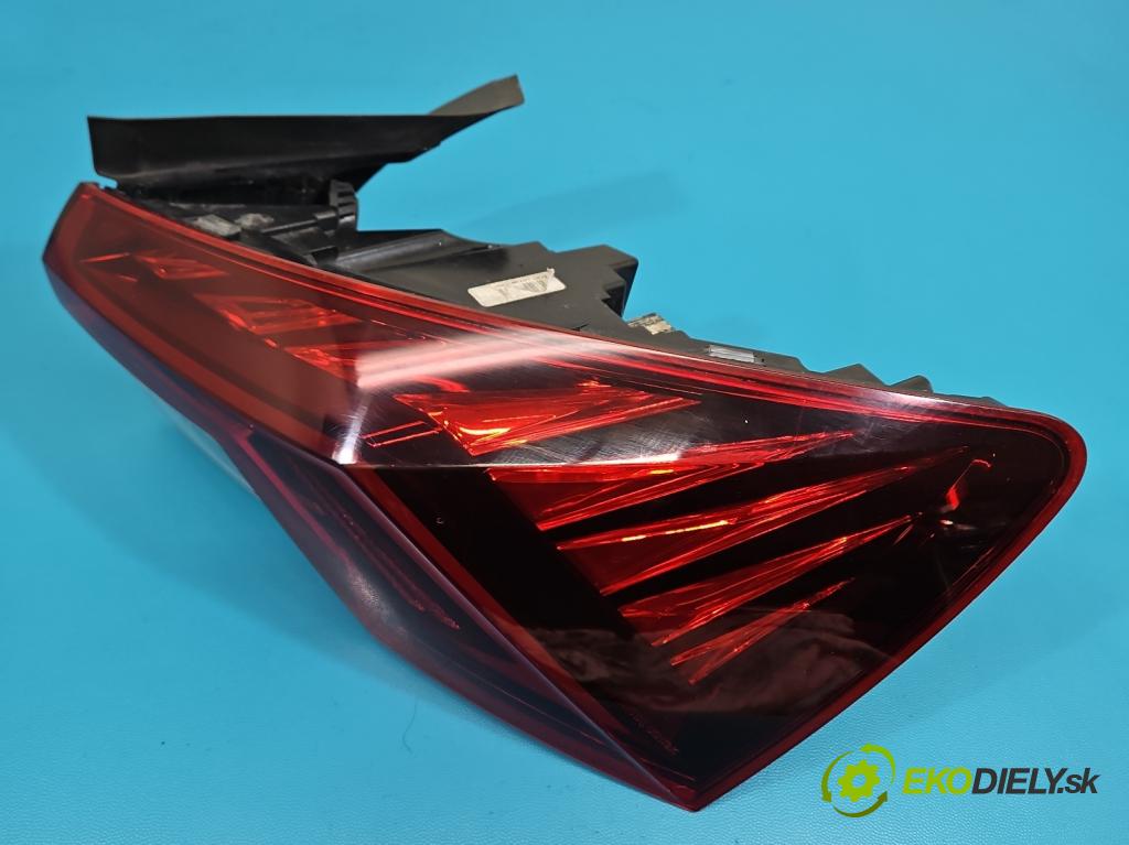 Skoda Octavia IV 2019- 2.0 TDI 116 HP manual 85 kW 1968 cm3 5- svetlo / reflektor zadné pravé 5E3945208A (Kľučka dverí ostatné)