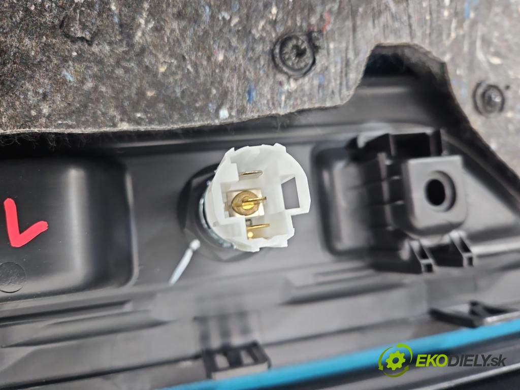 Skoda Superb IV 2023- 2.0 TDI 150 HP automatic 110 kW 1968 cm3 5- Čalounictví: kufra: ľavé 3P0867427