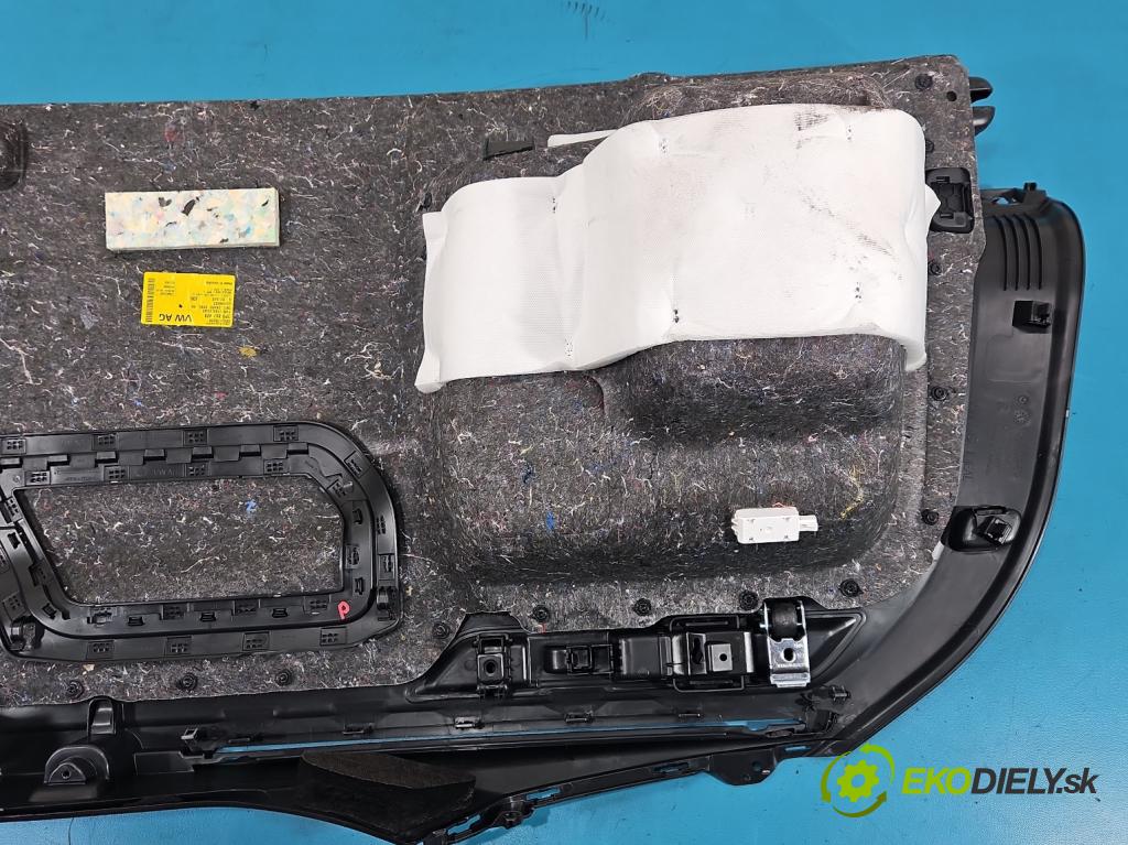 Skoda Superb IV 2023- 2.0 TDI 150 HP automatic 110 kW 1968 cm3 5- Čalounictví: kufra: pravé 3J0867764