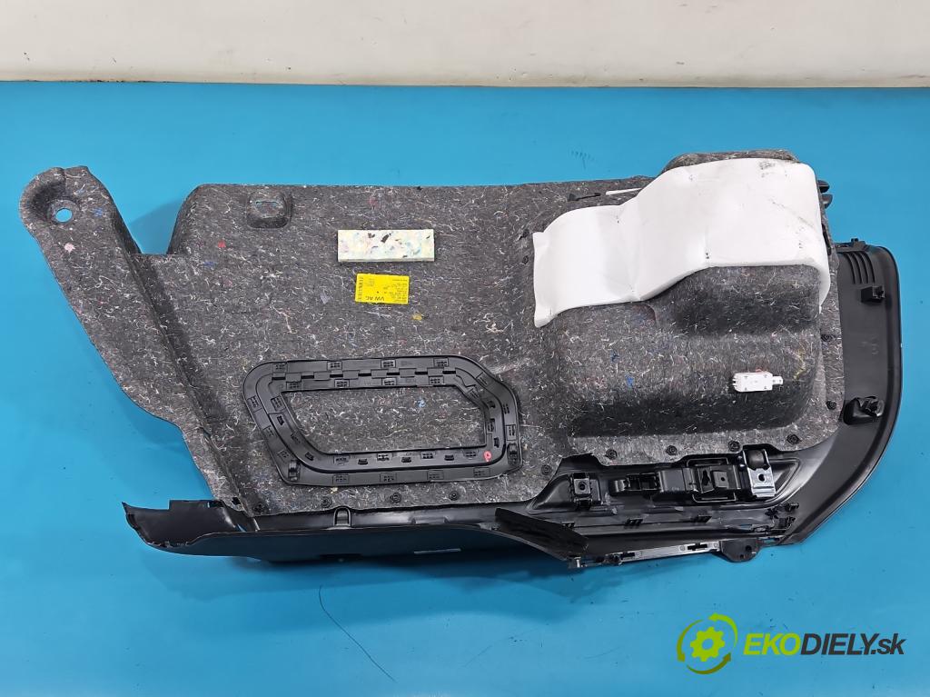 Skoda Superb IV 2023- 2.0 TDI 150 HP automatic 110 kW 1968 cm3 5- Čalounictví: kufra: pravé 3J0867764