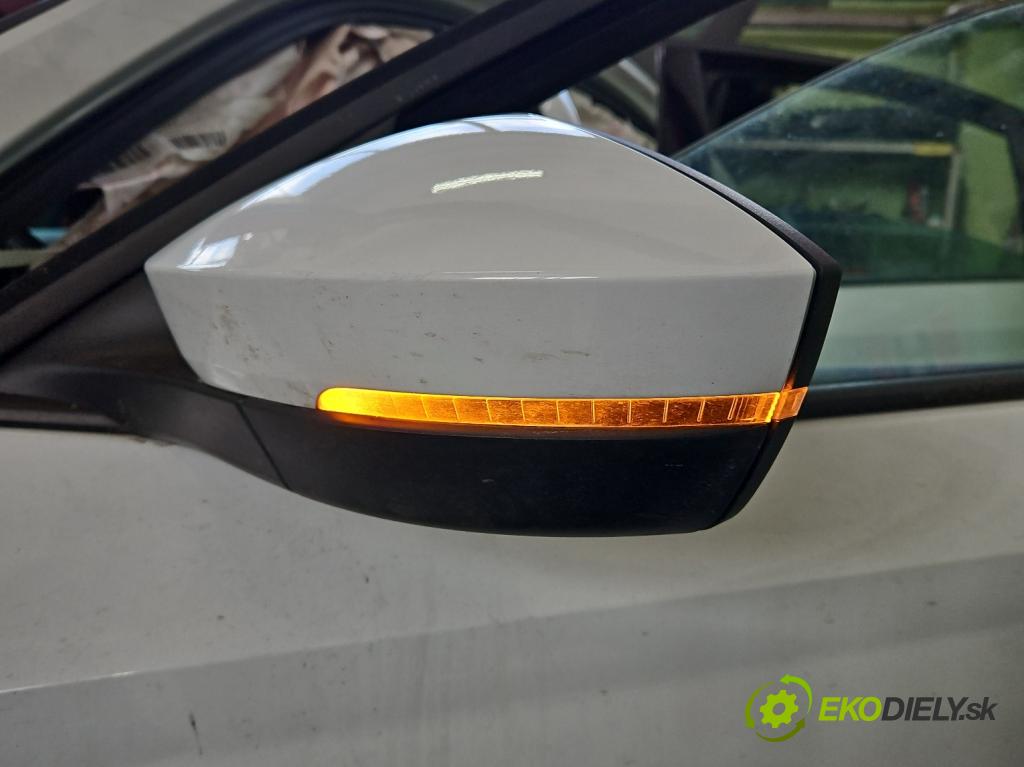 Skoda Octavia IV 2019- 2.0 TDI 116 HP manual 85 kW 1968 cm3 5- zrkadlo ľavé 5E4857407 (Kľučka dverí ostatné)