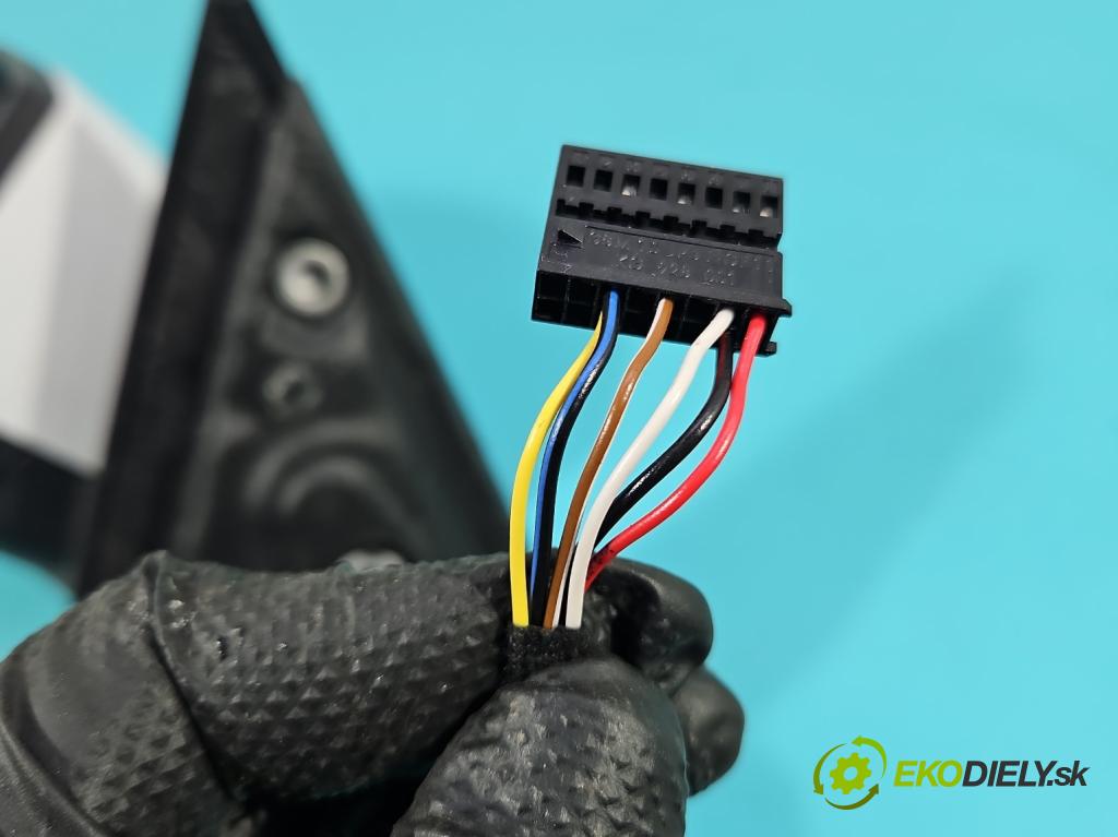 Skoda Octavia IV 2019- 2.0 TDI 116 HP manual 85 kW 1968 cm3 5- zrkadlo ľavé 5E4857407 (Kľučka dverí ostatné)