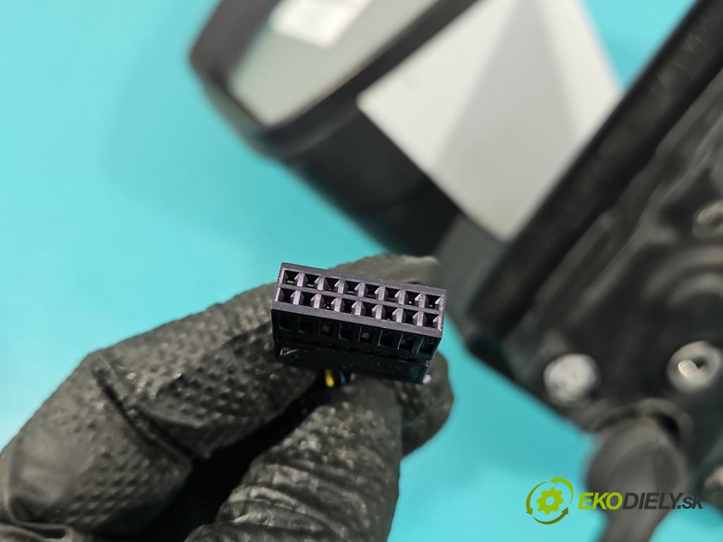 Skoda Octavia IV 2019- 2.0 TDI 116 HP manual 85 kW 1968 cm3 5- zrkadlo ľavé 5E4857407 (Kľučka dverí ostatné)