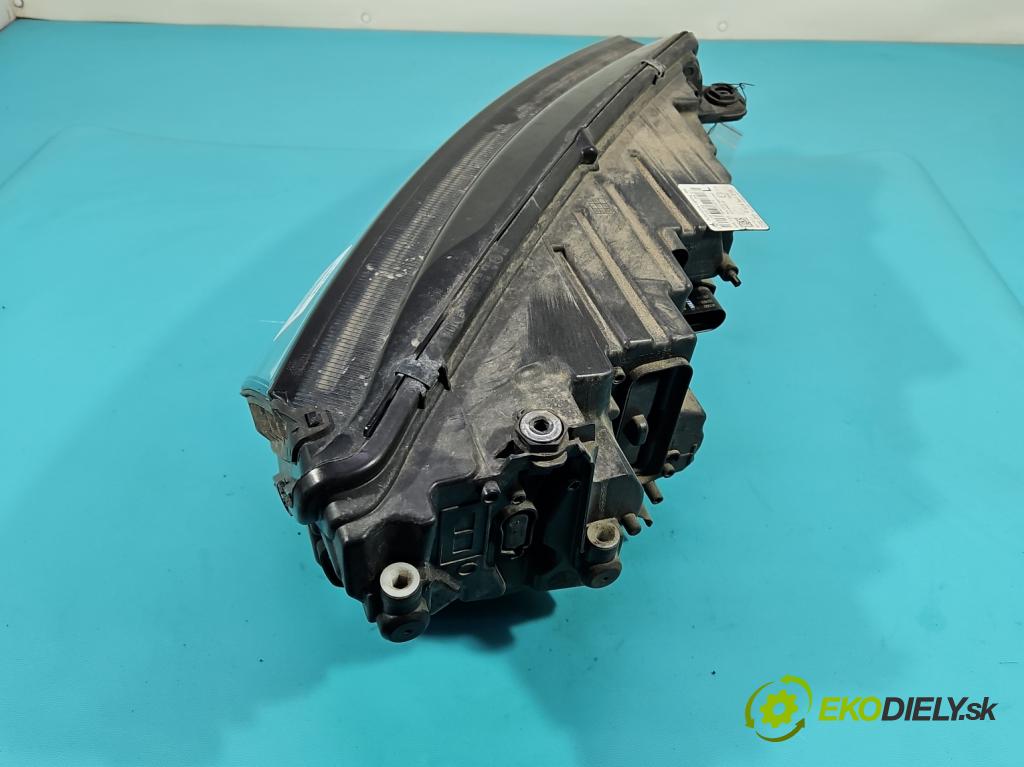 Skoda Octavia IV 2019- 2.0 TDI 116 HP manual 85 kW 1968 cm3 5- Reflektor: ľavý 5E4941015 (Kľučka dverí ostatné)