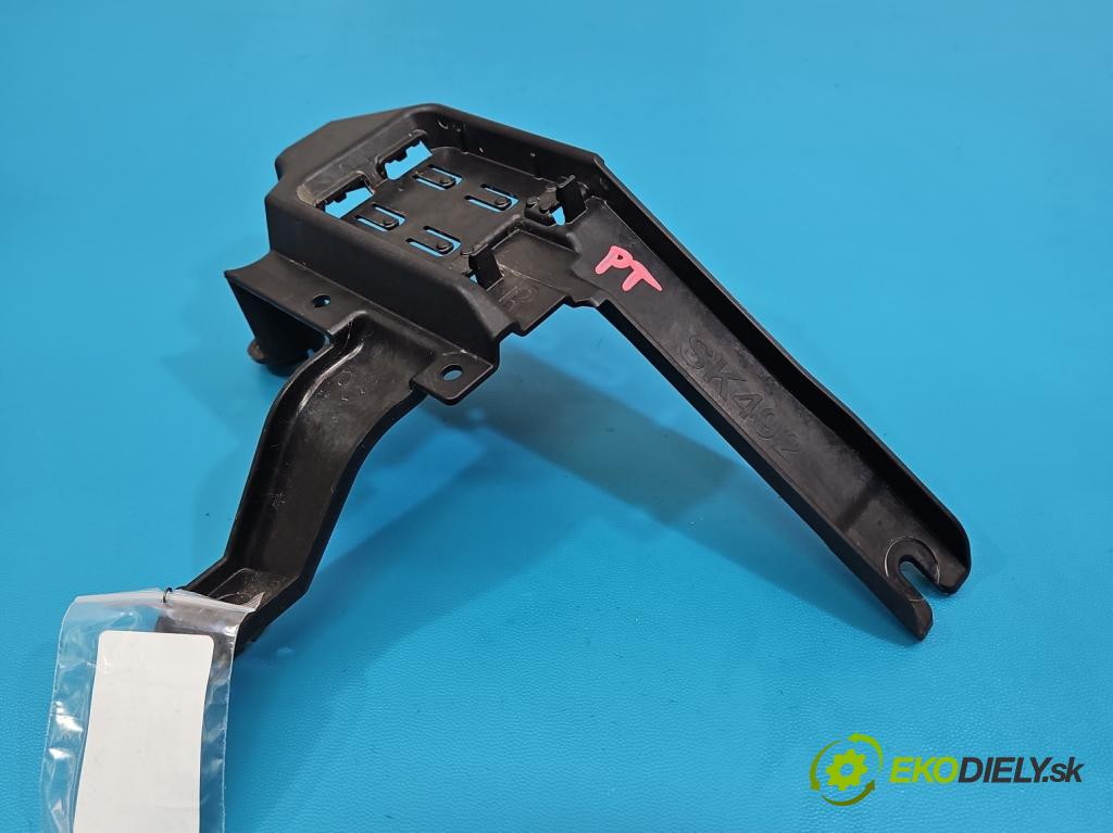 Skoda Superb IV 2023- 2.0 TDI 150 hp automatic 110 kW 1968 cm3 5- Upevnění: 3P0907456