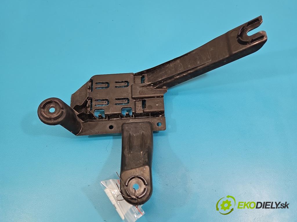 Skoda Superb IV 2023- 2.0 TDI 150 HP automatic 110 kW 1968 cm3 5- Upevnenie: 3P0907455