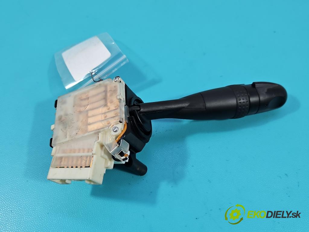 Suzuki SX4 I 2006-2014 1.6 16V 120 HP manual 88 kW 1586 cm3 5- prepínač smeroviek 173744 (Prepínacie páčky pod volantom)