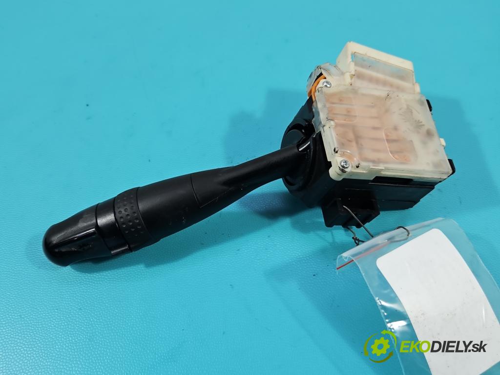 Suzuki SX4 I 2006-2014 1.6 16V 120 HP manual 88 kW 1586 cm3 5- prepínač smeroviek 173744 (Prepínacie páčky pod volantom)