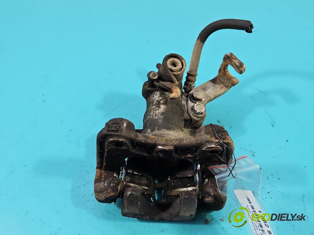 Suzuki SX4 I 2006-2014 1.6 16V M16A 120 HP manual 88 kW 1586 cm3 5- brzdič zadné ľavý  (Kľučka dverí ostatné)