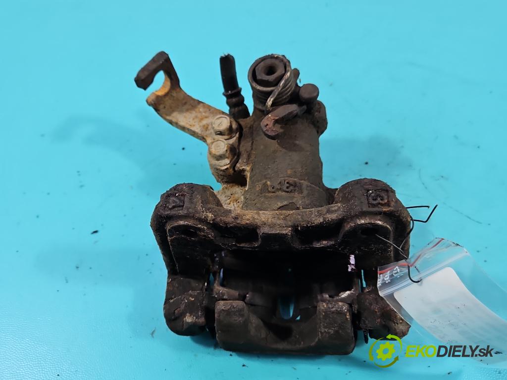 Suzuki SX4 I 2006-2014 1.6 16V 120 hp manual 88 kW 1586 cm3 5- brzdič zadní pravý  (Klika dveří ostatní)