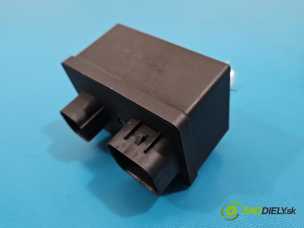 Jeep Cherokee KL 2013-2023 2.0 multijet: 140 HP manual 103 kW 1956 cm3 5- Relé: svíčky: zařicích: 0281003060 (Relé)