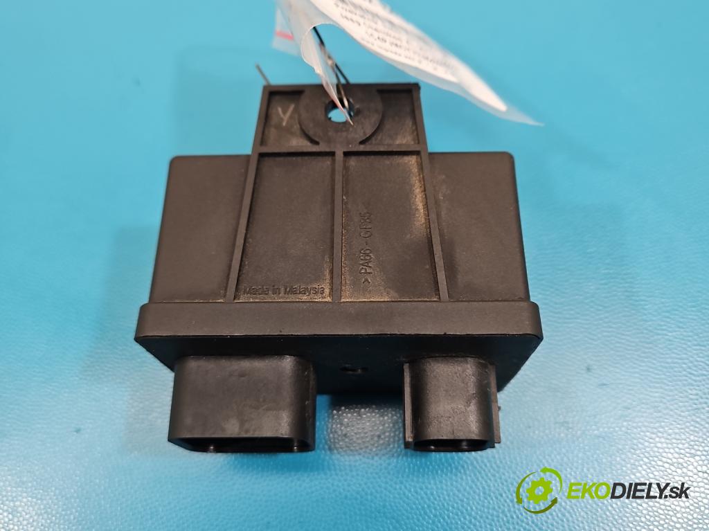 Jeep Cherokee KL 2013-2023 2.0 multijet: 140 HP manual 103 kW 1956 cm3 5- Relé: svíčky: zařicích: 0281003060 (Relé)