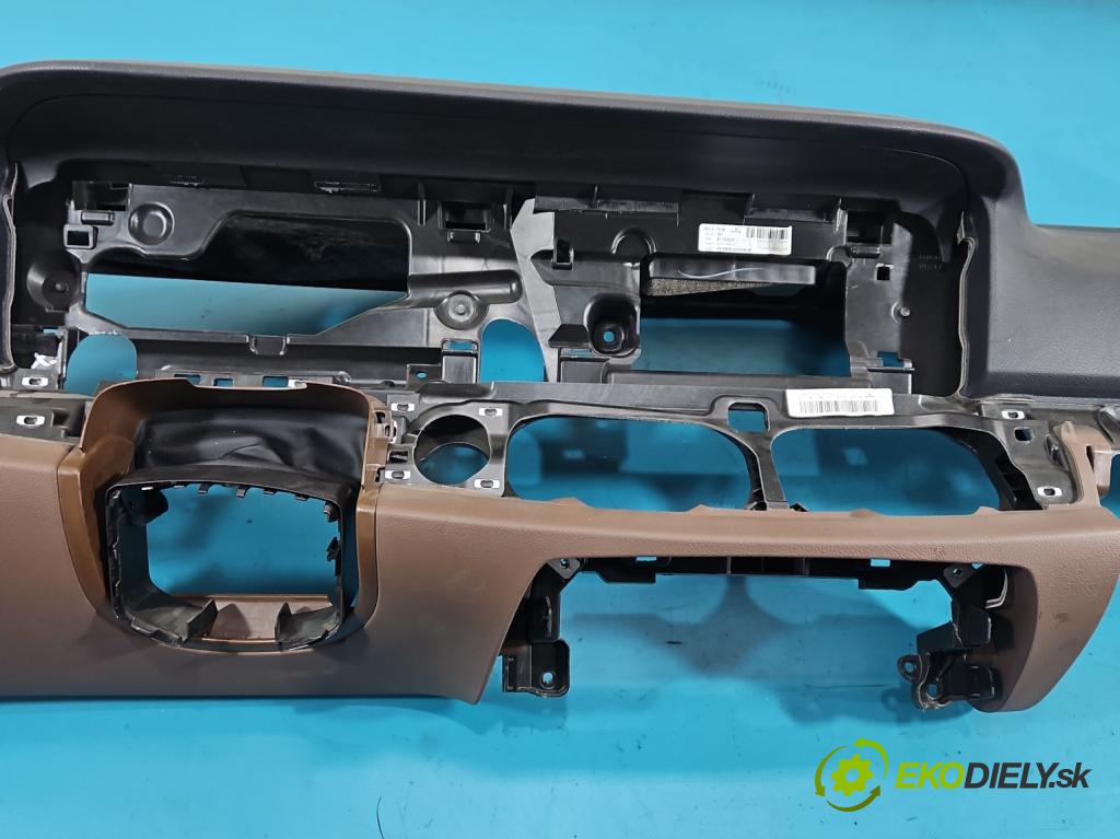 Mercedes E W213 2016-2023 2.0 CDI 194KM automatic 143 kW 1950 cm3 4- kokpit,přistrojova deska