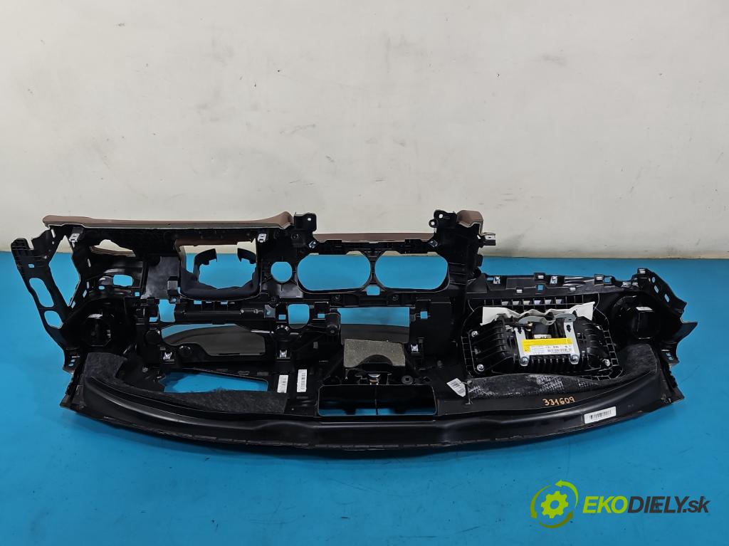 Mercedes E W213 2016-2023 2.0 CDI 194KM automatic 143 kW 1950 cm3 4- kokpit,přistrojova deska