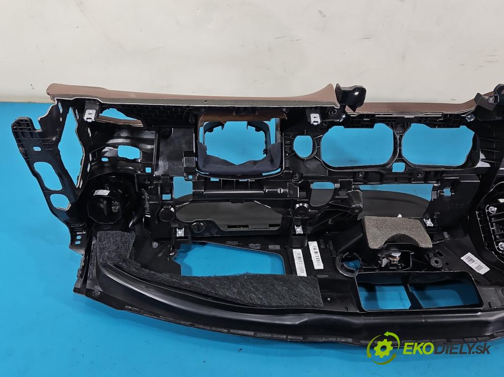 Mercedes E W213 2016-2023 2.0 CDI 194KM automatic 143 kW 1950 cm3 4- kokpit,přistrojova deska