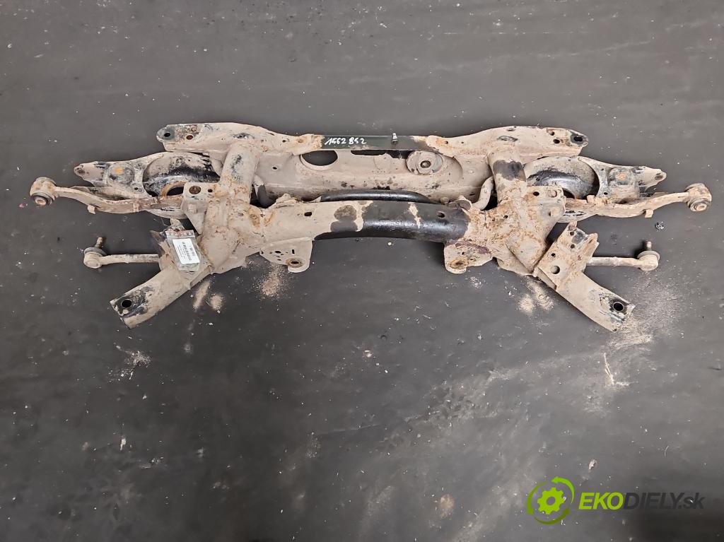 Toyota Rav4 IV 2013-2018 2.0 D4D 124hp manual 91 kW 1998 cm3 5- zadna výstuha  (Výstuha zadná)