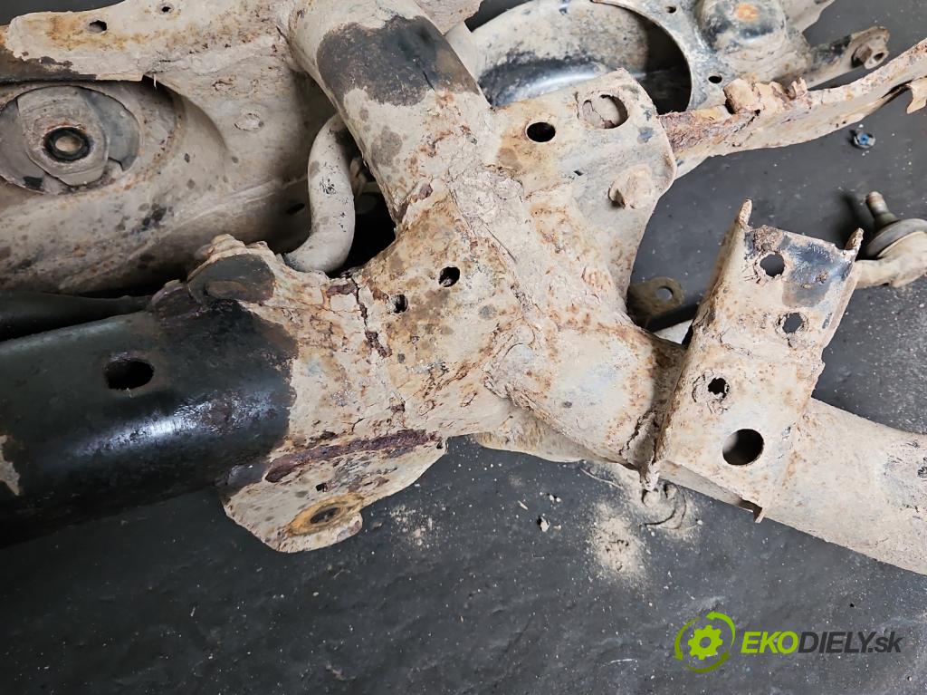 Toyota Rav4 IV 2013-2018 2.0 D4D 124hp manual 91 kW 1998 cm3 5- zadna výstuha  (Výstuha zadná)