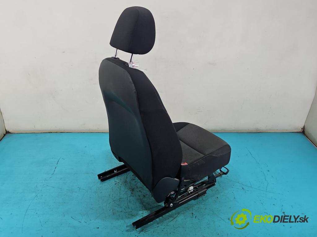 Vw Golf VII 2012-2020 1.2 TSI 86 hp manual 63 kW 1197 cm3 5- Sedadlo levý  (Sedadlo)