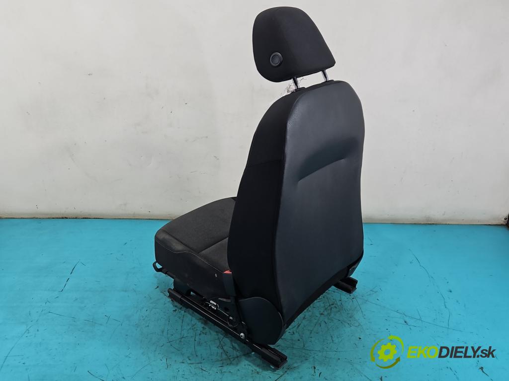 Vw Golf VII 2012-2020 1.2 TSI 86 HP manual 63 kW 1197 cm3 5- Sedačka pravý  (Sedadlo)