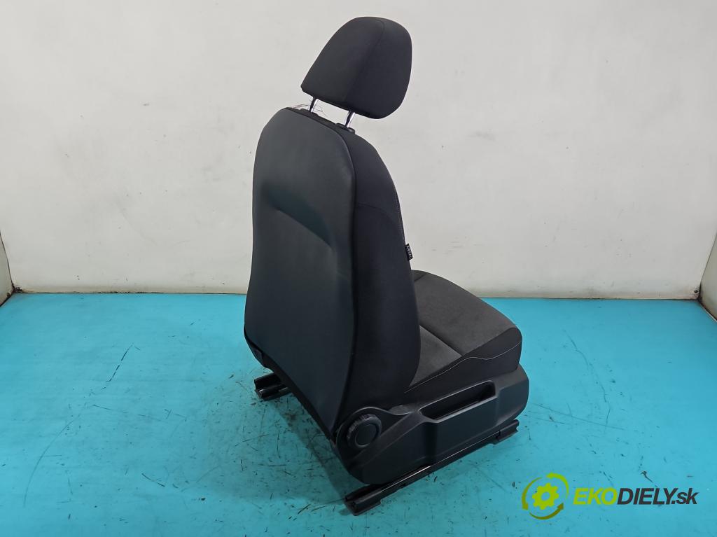 Vw Golf VII 2012-2020 1.2 TSI 86 HP manual 63 kW 1197 cm3 5- Sedačka pravý  (Sedadlo)