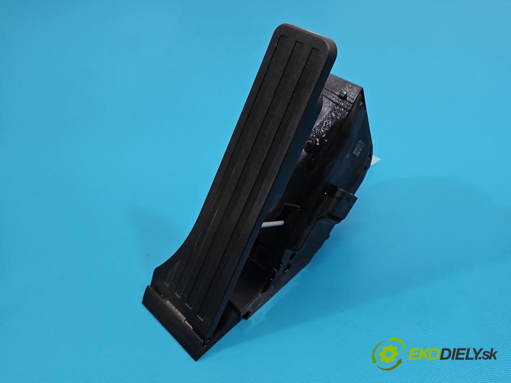 Mercedes E W213 2016-2023 2.0 CDI 194KM automatic 143 kW 1950 cm3 4- pedal plyn: potenciometr: A2053000004