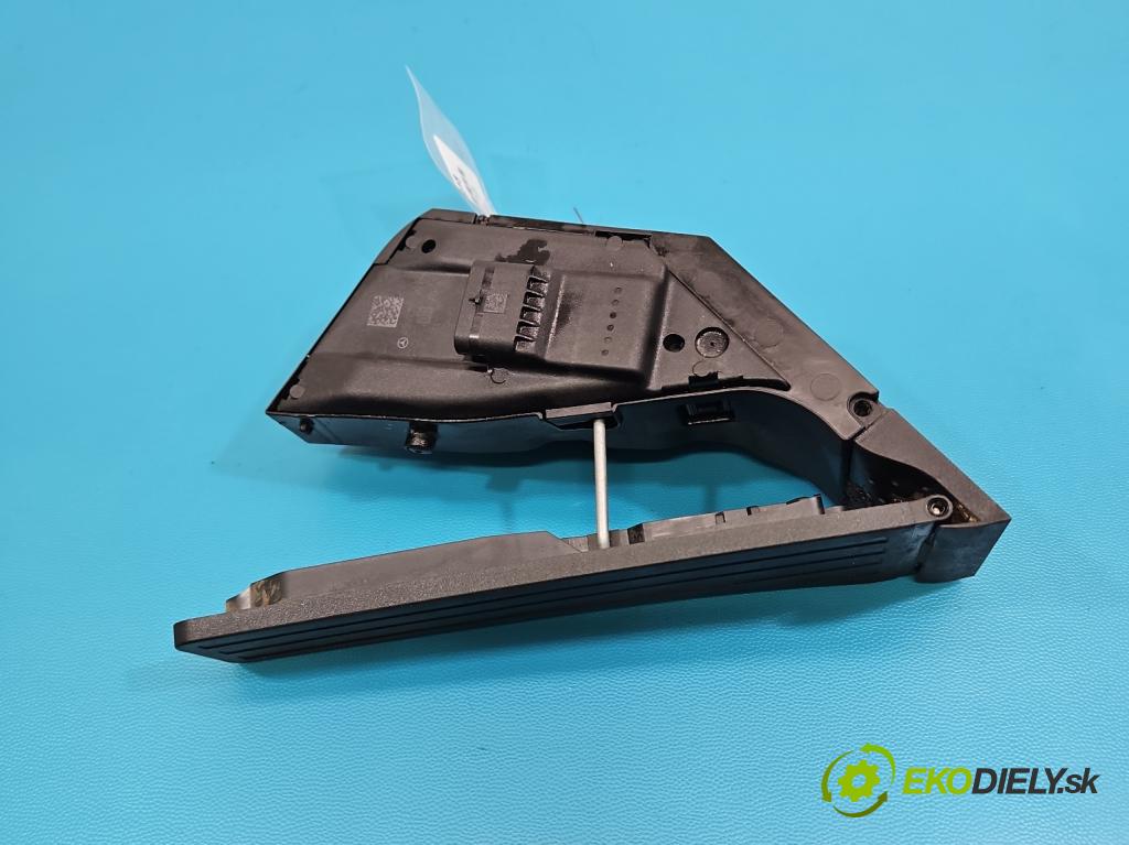 Mercedes E W213 2016-2023 2.0 CDI 194KM automatic 143 kW 1950 cm3 4- pedal plyn: potenciometr: A2053000004