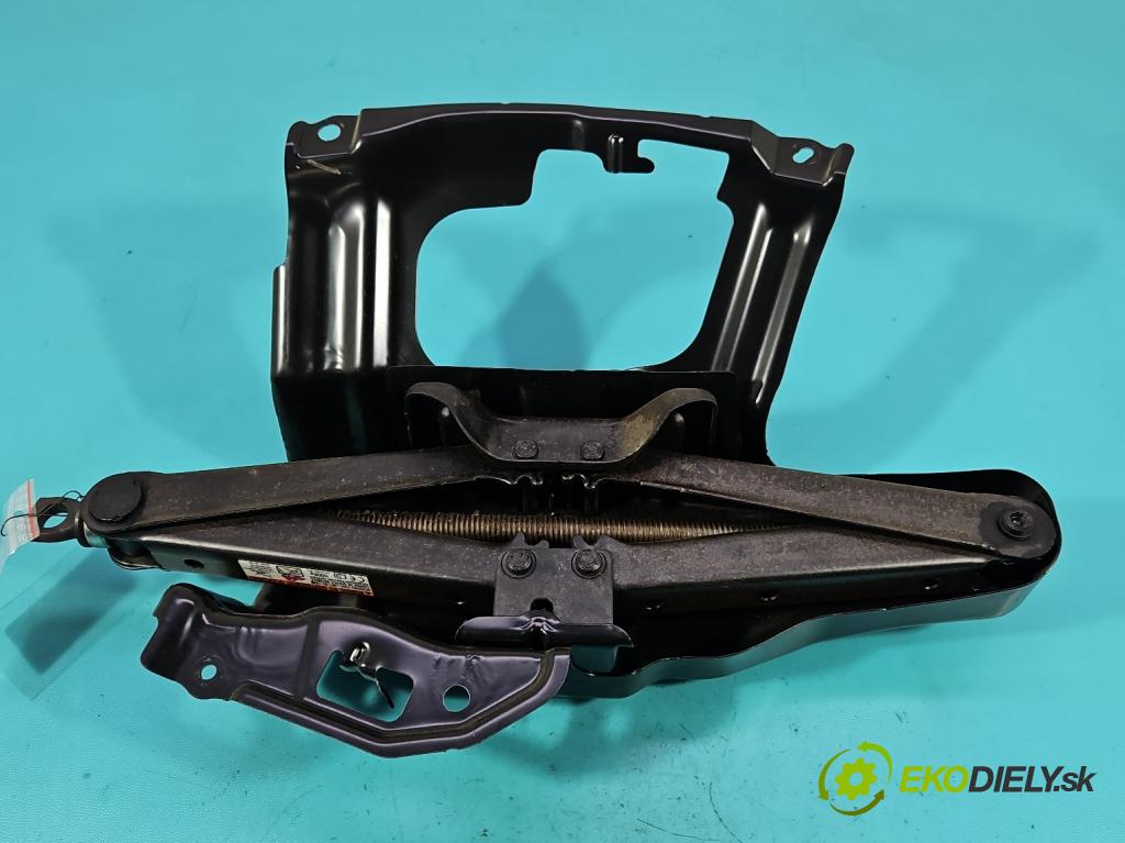 Toyota Rav4 IV 2013-2018 2.0 D4D 124 hp manual 91 kW 1998 cm3 5- mechanismus stahování automobilový