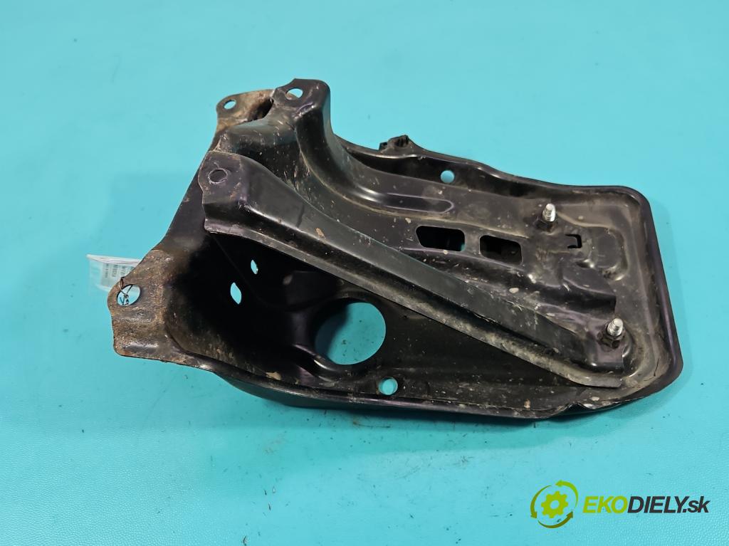 Toyota Rav4 IV 2013-2018 2.0 D4D 124hp manual 91 kW 1998 cm3 5- Upevnenie: