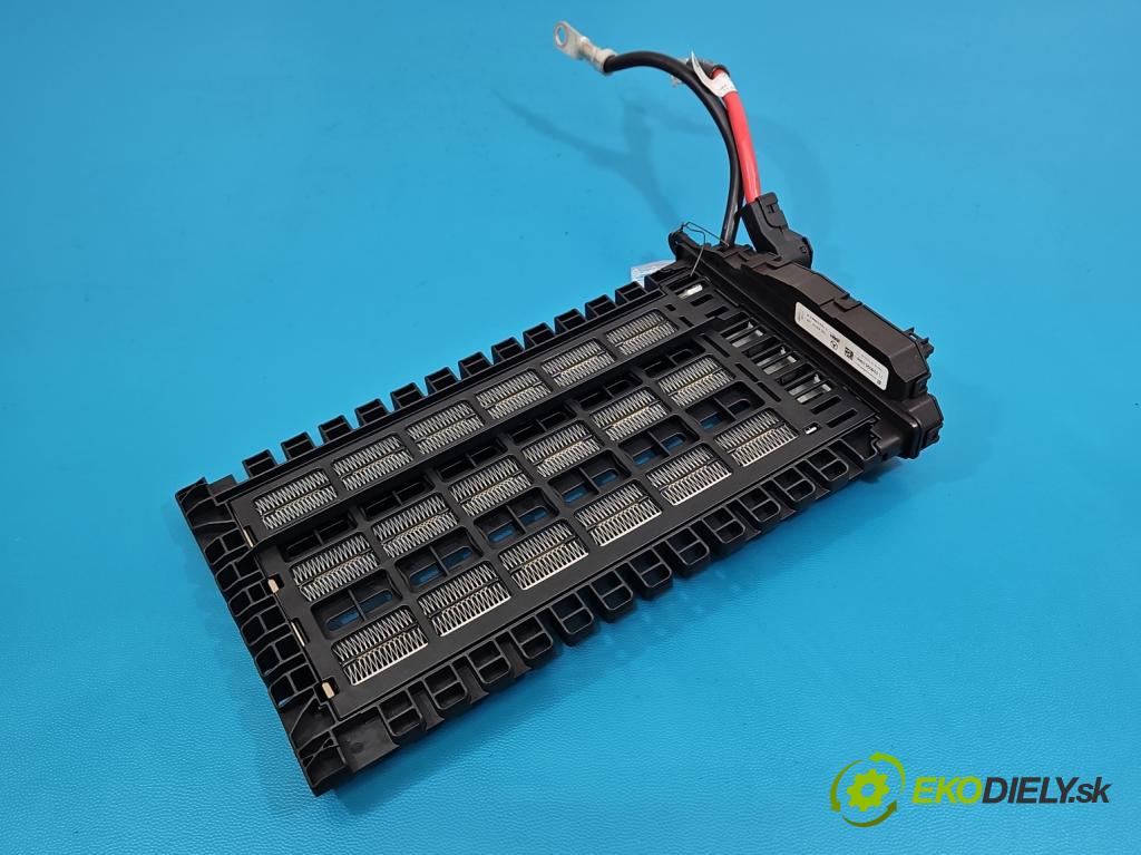 Mercedes E W213 2016-2023 2.0 CDI 194KM automatic 143 kW 1950 cm3 4- radiátor A2058300205 (Radiátor topení)