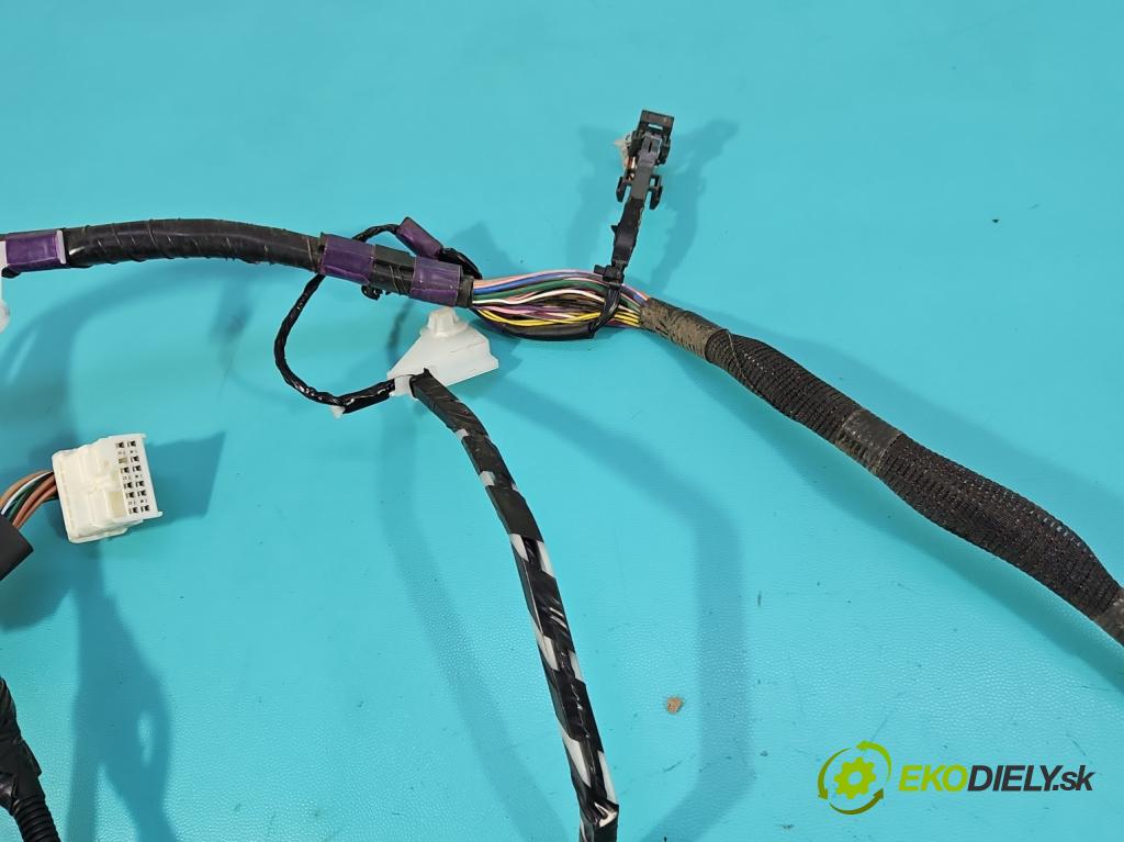 Toyota Rav4 IV 2013-2018 2.0 D4D 124 hp manual 91 kW 1998 cm3 5- Balíček: dveře přední vlevo AB152-42B00-B20