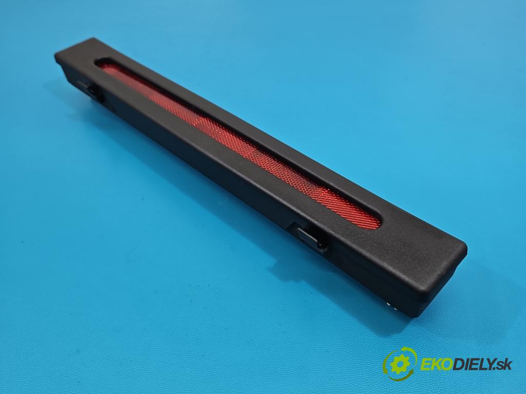 Mercedes E W213 2016-2023 2.0 CDI 194KM automatic 143 kW 1950 cm3 4- Trojúhelník upozorňující A0008900597