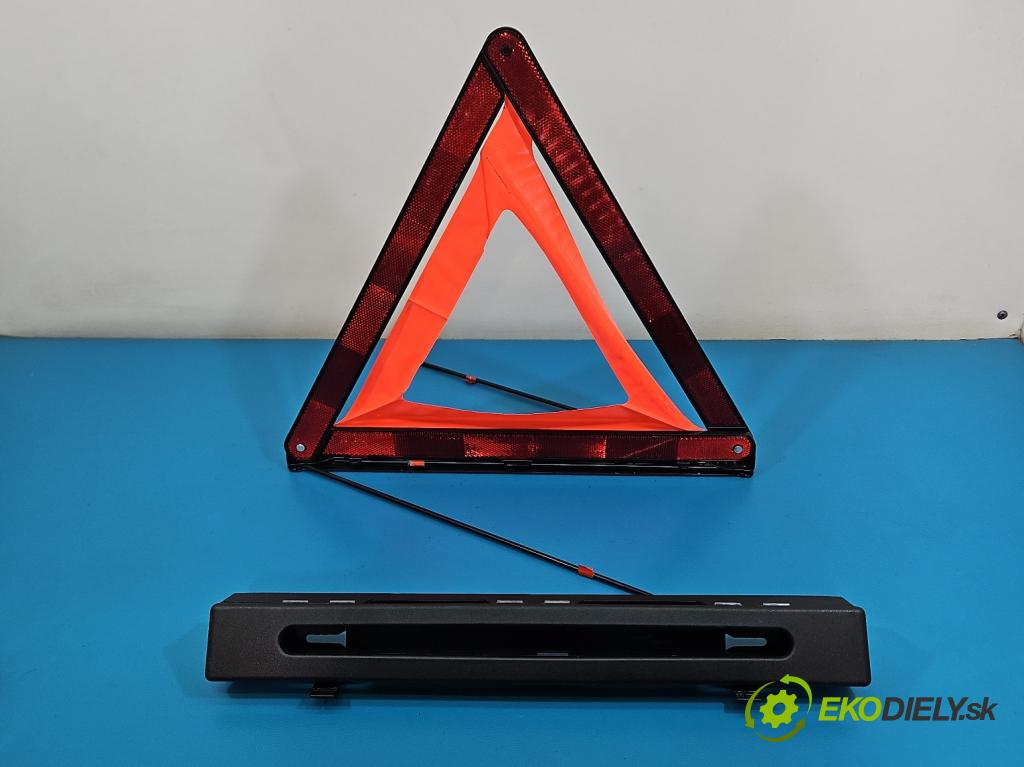 Mercedes E W213 2016-2023 2.0 CDI 194KM: automatic 143 kW 1950 cm3 4- Trojuholník: upozornujuci A0008900597