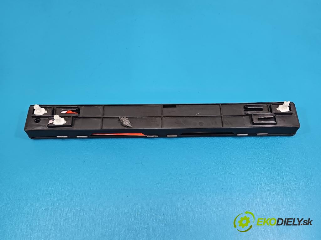 Mercedes E W213 2016-2023 2.0 CDI 194KM: automatic 143 kW 1950 cm3 4- Trojuholník: upozornujuci A0008900597