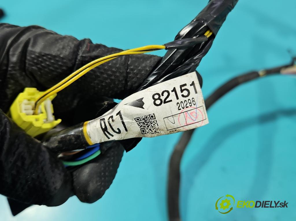 Toyota Rav4 IV 2013-2018 2.0 D4D 124hp manual 91 kW 1998 cm3 5- Zväzok: dvere predné pravých 15D11-9506