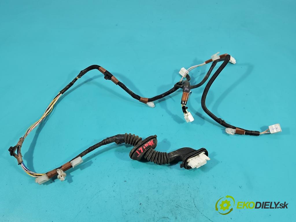 Toyota Rav4 IV 2013-2018 2.0 D4D 124hp manual 91 kW 1998 cm3 5- Zväzok: dvere zadné vľavo: 82154-42041