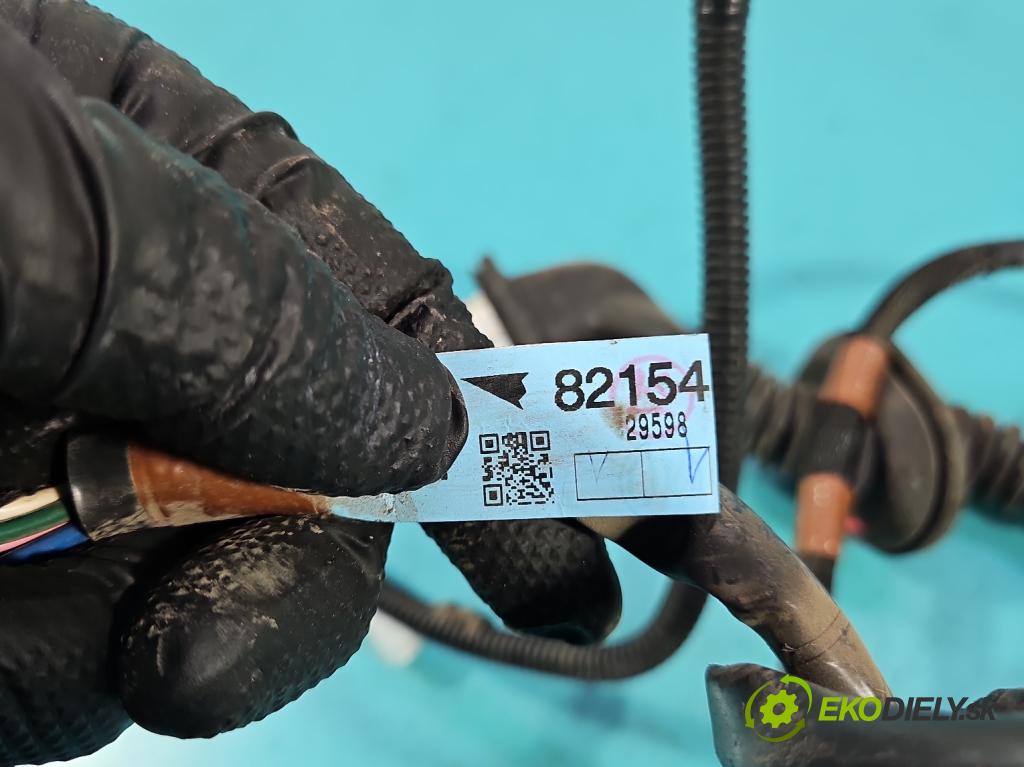 Toyota Rav4 IV 2013-2018 2.0 D4D 124hp manual 91 kW 1998 cm3 5- Zväzok: dvere zadné vľavo: 82154-42041