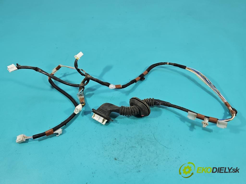 Toyota Rav4 IV 2013-2018 2.0 D4D 124hp manual 91 kW 1998 cm3 5- Zväzok: dvere zadné vľavo: 82154-42041