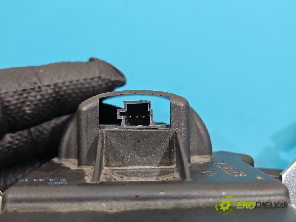 Mercedes E W213 2016-2023 2.0 CDI 194KM: automatic 143 kW 1950 cm3 4- zámok zadné pravý