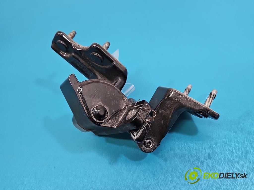 Mercedes E W213 2016-2023 2.0 CDI 194KM automatic 143 kW 1950 cm3 4- Závěs: dveře zadní levý