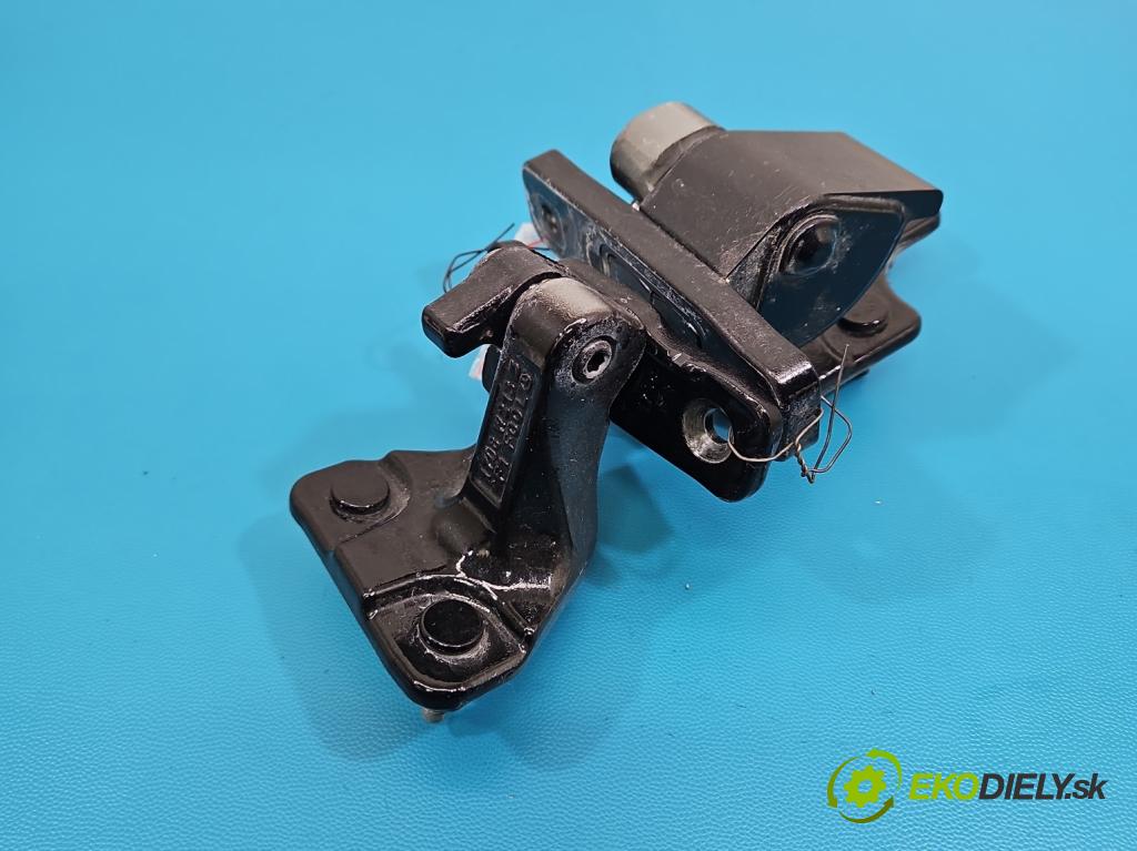 Mercedes E W213 2016-2023 2.0 CDI 194KM automatic 143 kW 1950 cm3 4- Závěs: dveře zadní levý 