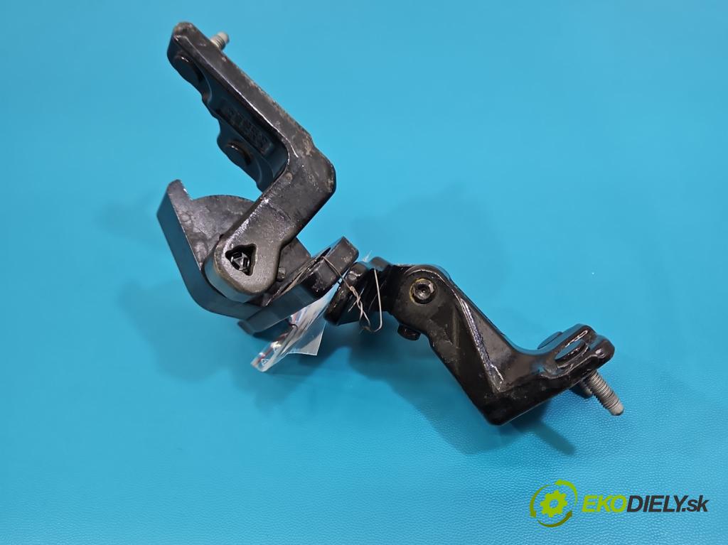 Mercedes E W213 2016-2023 2.0 CDI 194KM automatic 143 kW 1950 cm3 4- Závěs: dveře zadní pravý