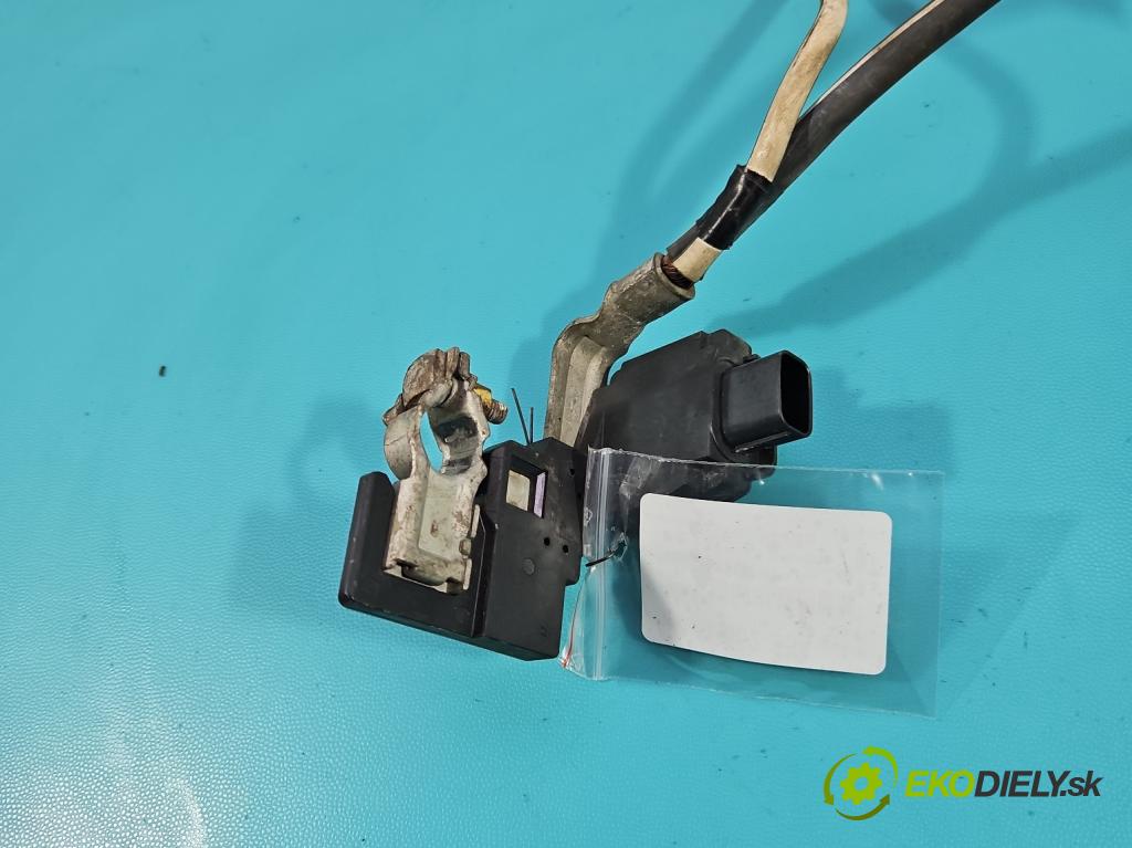 Toyota Rav4 IV 2013-2018 2.0 D4D 124 hp manual 91 kW 1998 cm3 5- kontakt mínus: 28850-26012