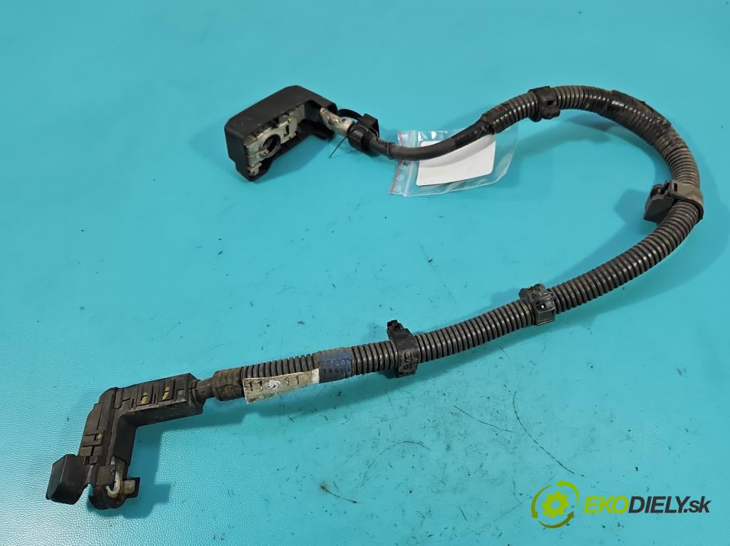 Toyota Rav4 IV 2013-2018 2.0 D4D 124hp manual 91 kW 1998 cm3 5- kontakt plusová 82122-4211011