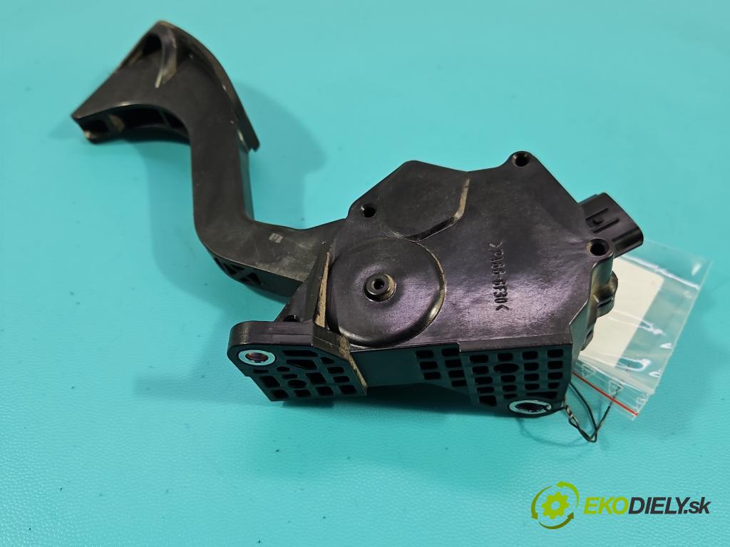 Toyota Rav4 IV 2013-2018 2.0 D4D 124 hp manual 91 kW 1998 cm3 5- pedal plyn: potenciometr: 78110-42040