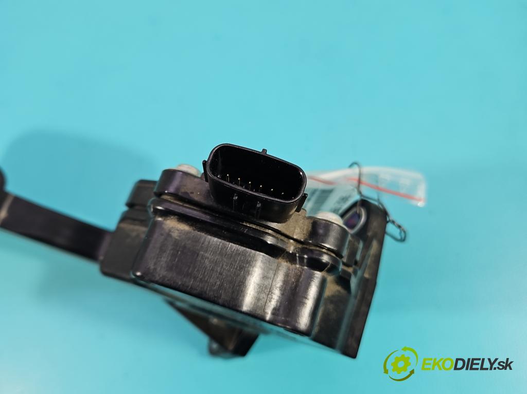 Toyota Rav4 IV 2013-2018 2.0 D4D 124 hp manual 91 kW 1998 cm3 5- pedal plyn: potenciometr: 78110-42040