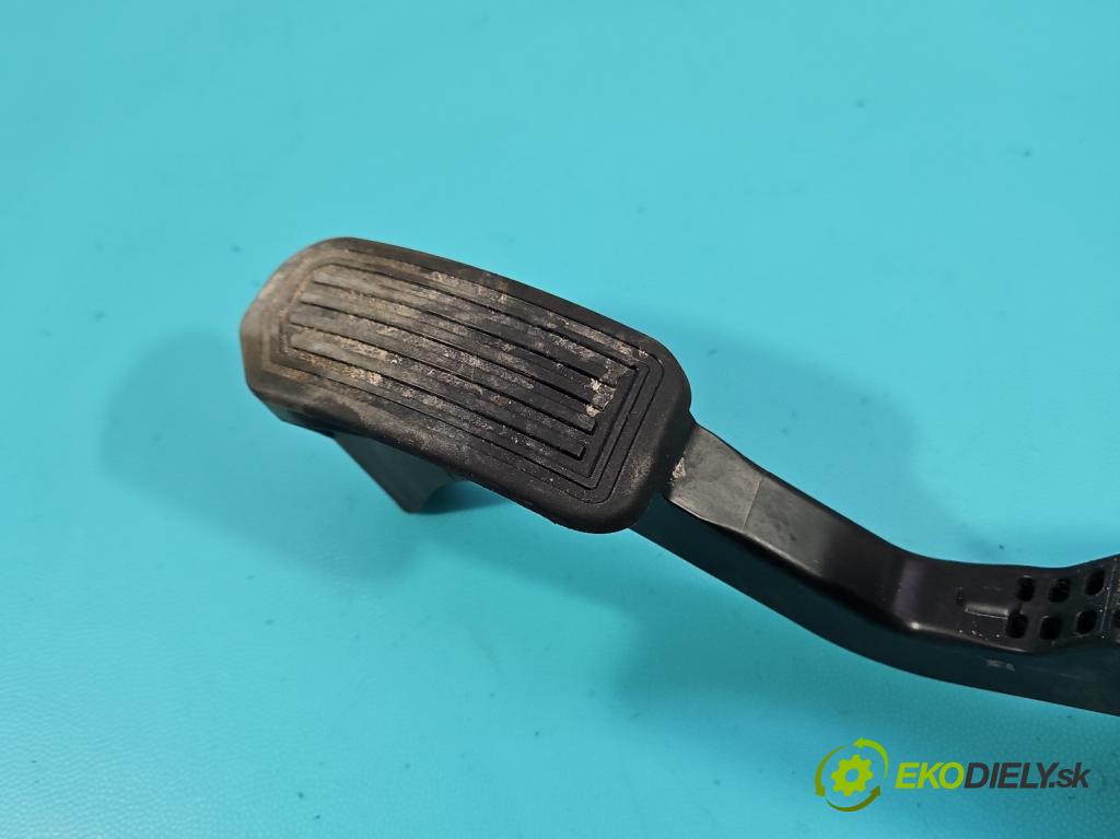 Toyota Rav4 IV 2013-2018 2.0 D4D 124 hp manual 91 kW 1998 cm3 5- pedal plyn: potenciometr: 78110-42040