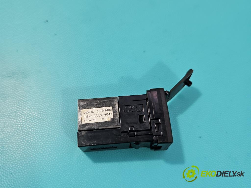 Toyota Rav4 IV 2013-2018 2.0 D4D 124hp manual 91 kW 1998 cm3 5- zásuvka USB