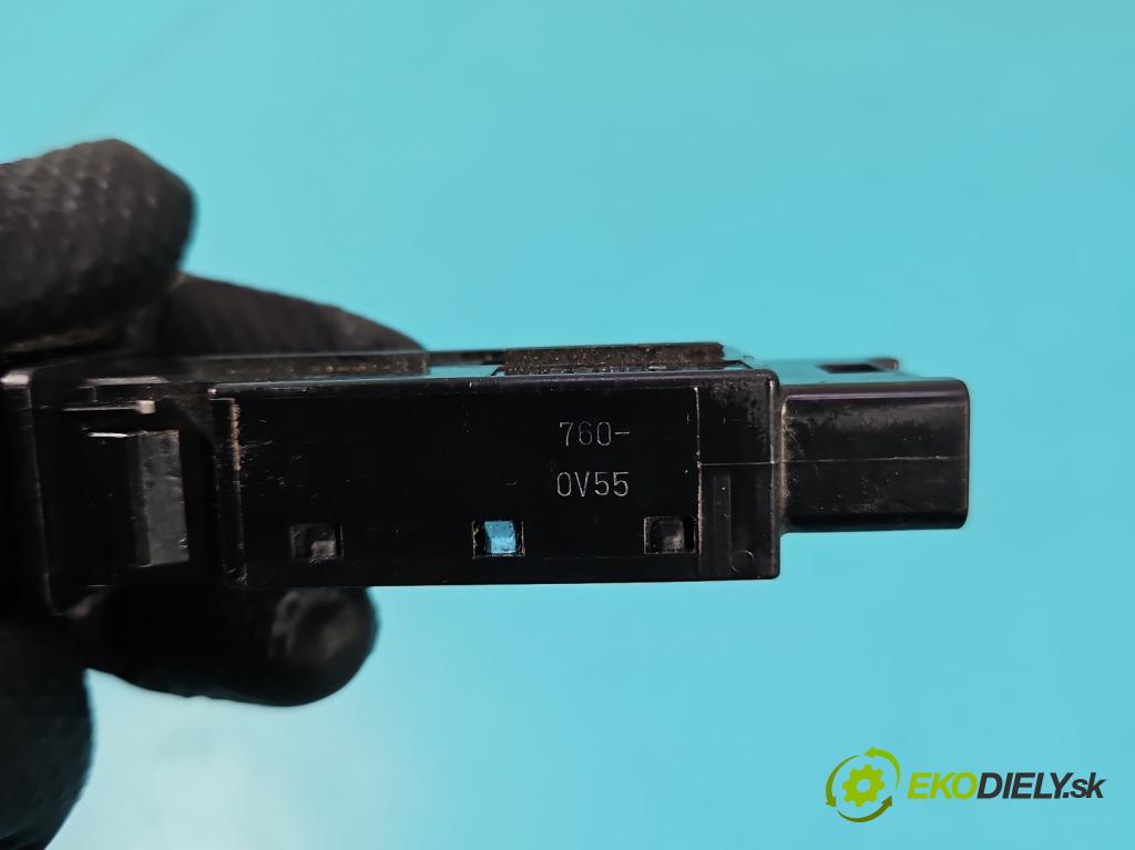 Toyota Rav4 IV 2013-2018 2.0 D4D 124hp manual 91 kW 1998 cm3 5- prepínač ostatné 15C851