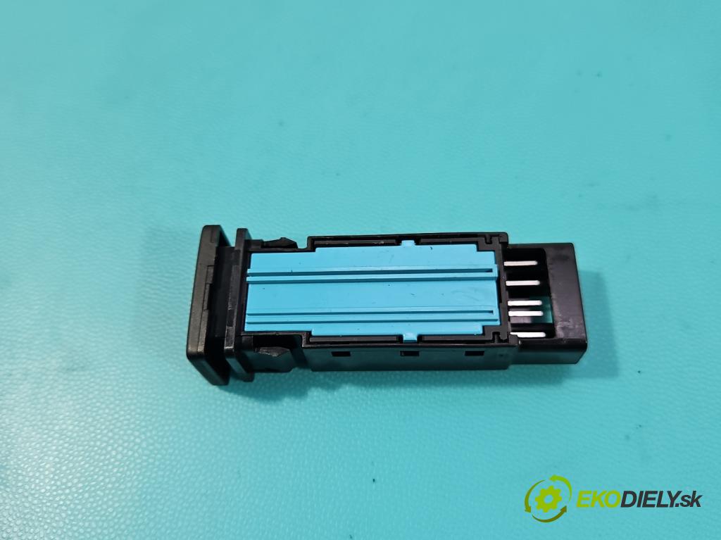 Toyota Rav4 IV 2013-2018 2.0 D4D 124hp manual 91 kW 1998 cm3 5- prepínač ostatné 15C851