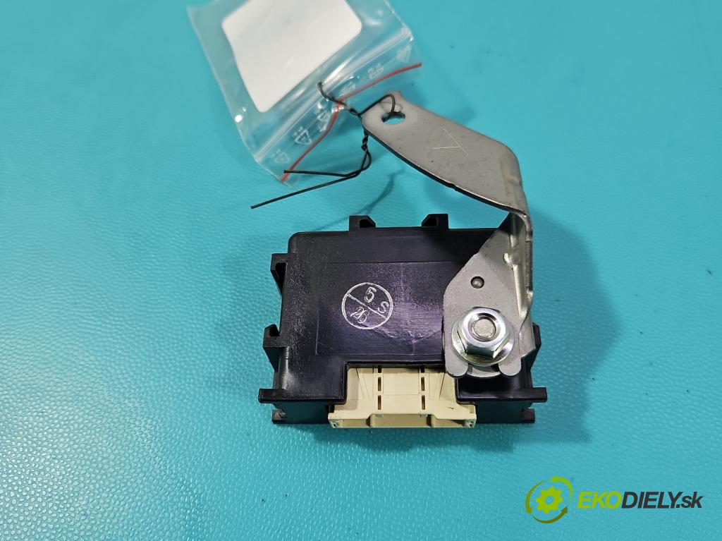 Toyota Rav4 IV 2013-2018 2.0 D4D 124hp manual 91 kW 1998 cm3 5- riadiaca jednotka ostatné 89630-42100